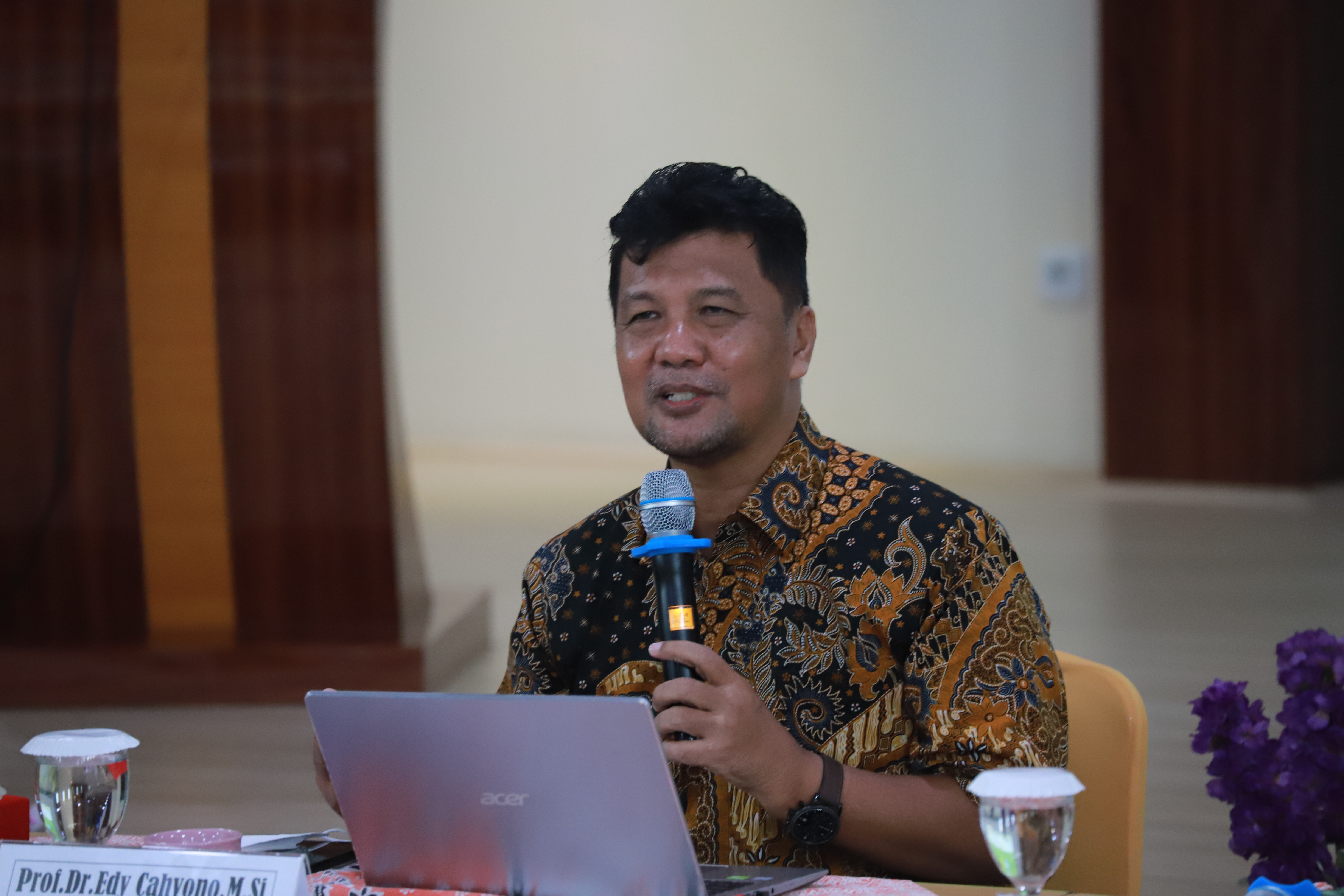 Workshop Kurikulum Outcome Based Education OBE (Prof. Dr. Edy Cahyono, M.Si)